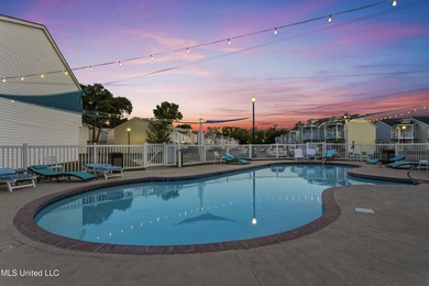 Turnkey  Townhouse | Gated Community | Walk to Beach Fully - photo 4