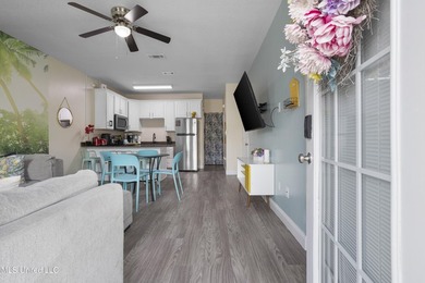 Turnkey  Townhouse | Gated Community | Walk to Beach Fully - photo 5