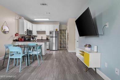 Turnkey  Townhouse | Gated Community | Walk to Beach Fully - photo 8