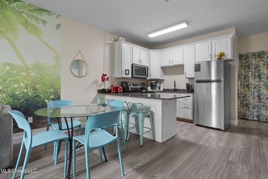 Turnkey  Townhouse | Gated Community | Walk to Beach Fully - photo 9