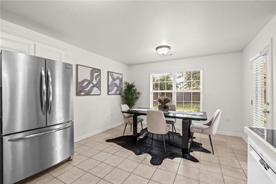 Welcome home to this beautifully maintained, 3-bedroom, 2-bath - photo 12