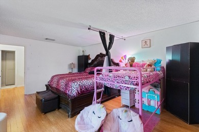 2BR/2BA corner townhouse with a 2024 new roof and hurricane - photo 17