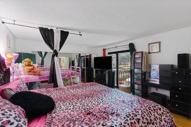 2BR/2BA corner townhouse with a 2024 new roof and hurricane - photo 18