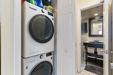 2BR/2BA corner townhouse with a 2024 new roof and hurricane - photo 24
