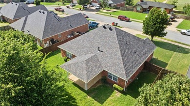 Welcome home to this beautifully maintained, 3-bedroom, 2-bath - photo 30
