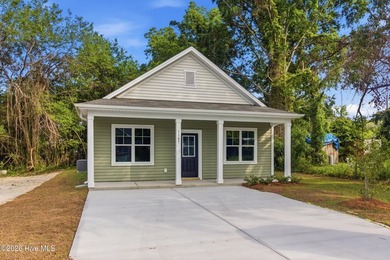 Welcome to this beautiful new construction home in New Bern! - photo 2
