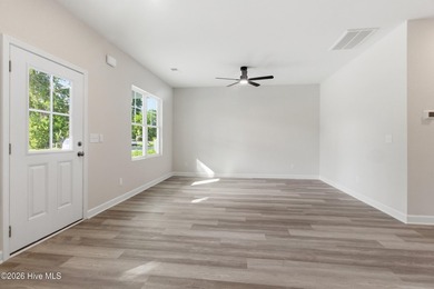 Welcome to this beautiful new construction home in New Bern! - photo 6