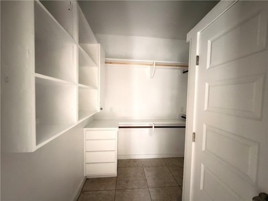 Step into this beautifully designed, recently built 3-bedroom - photo 12