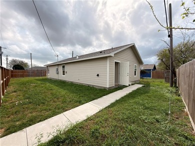 Step into this beautifully designed, recently built 3-bedroom - photo 13