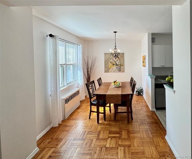 3BR/2 Bth Corner Unit with Park Views Bright and beautifully - photo 5