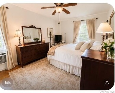 3BR/2 Bth Corner Unit with Park Views Bright and beautifully - photo 6