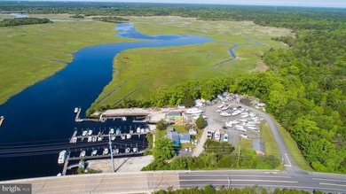 Premier Waterfront Marina & Income Powerhouse! Seize this rare - photo 22