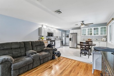 Fantastic Opportunity in Harborfields SD! Pristine Split-Level - photo 22