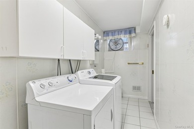 Fantastic Opportunity in Harborfields SD! Pristine Split-Level - photo 28