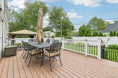 Fantastic Opportunity in Harborfields SD! Pristine Split-Level - photo 30