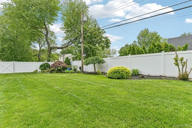 Fantastic Opportunity in Harborfields SD! Pristine Split-Level - photo 35