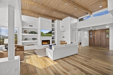 Completely remodeled from top to bottom, this Apache Cottage - photo 2