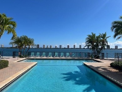Tropical intracoastal living at this gated, waterfront community - photo 2