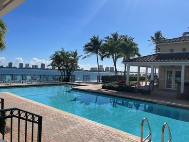 Tropical intracoastal living at this gated, waterfront community - photo 4