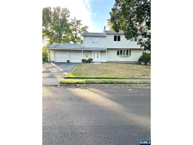 (private lake, pond, coastal) Home For Sale in Paramus New Jersey