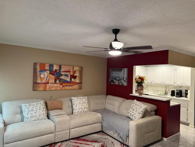 Charming one-bedroom, one-bathroom condominium located in - photo 3