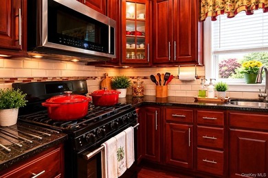 Luxury living in the prestigious gated community of Mansion - photo 27