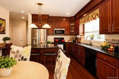 Luxury living in the prestigious gated community of Mansion - photo 30