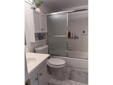Charming one-bedroom, one-bathroom condominium located in - photo 10