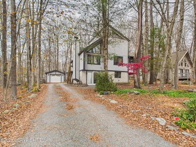 Arrowhead Lake Home For Sale in Pocono Lake Pennsylvania