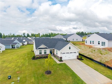 Welcome to your ultimate, turn-key dream home! This impressive - photo 33