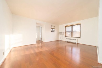 Welcome to 8 West Mill Drive, a beautifully maintained 1-bedroom - photo 7