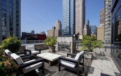 There are residences that offer views, and then there are homes - photo 12