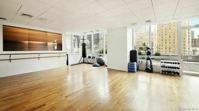 There are residences that offer views, and then there are homes - photo 15
