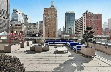 There are residences that offer views, and then there are homes - photo 17
