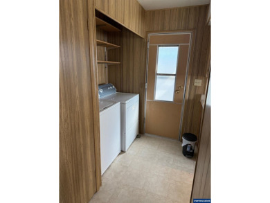 55+ Community. Well maintained, spacious home. Lots of storage