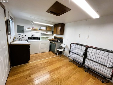 Escape to your own fully furnished retreat just moments from - photo 21