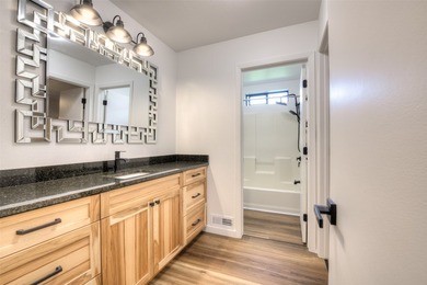 Charming and well-maintained 2-bedroom, 1-bathroom condo in the - photo 22