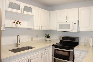 Remodeled Villa 2/1 in the desirable 55+ Boca Lakes Condominium - photo 6