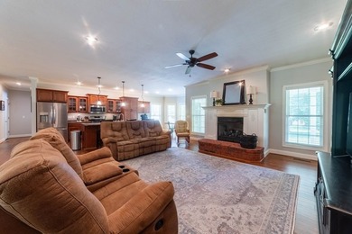 LOCATION, LOCATION, LOCATION! Highly desirable, friendly - photo 9