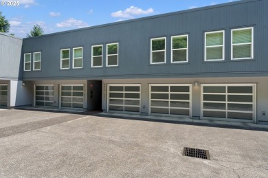 Lake Condo For Sale in Portland, Oregon