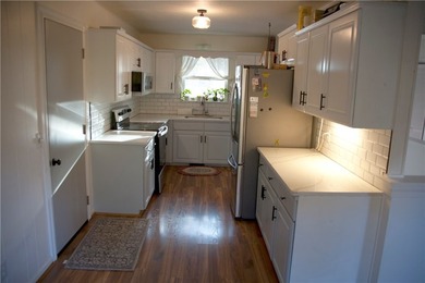 Seller finance available. 3B/2B w/ 2 additional flex rooms - photo 3