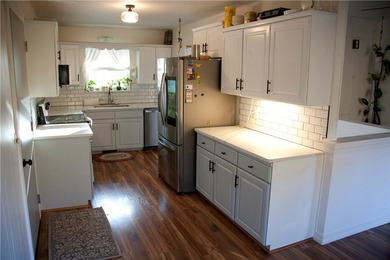 Seller finance available. 3B/2B w/ 2 additional flex rooms - photo 5