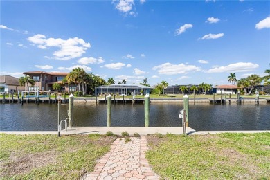 WATERFRONT HOME W/NEW ROOF ON OVERSIZED TIP LOT & EXTREMELY - photo 12