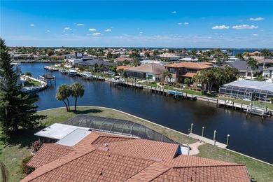 WATERFRONT HOME W/NEW ROOF ON OVERSIZED TIP LOT & EXTREMELY - photo 14