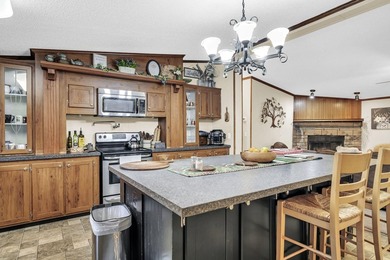 Welcome to 1422 Cat Mar Rd in Niceville -- a spacious and - photo 15