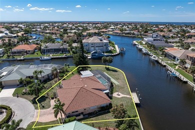 WATERFRONT HOME W/NEW ROOF ON OVERSIZED TIP LOT & EXTREMELY - photo 16