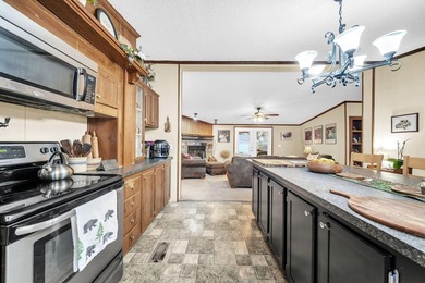 Welcome to 1422 Cat Mar Rd in Niceville -- a spacious and - photo 17