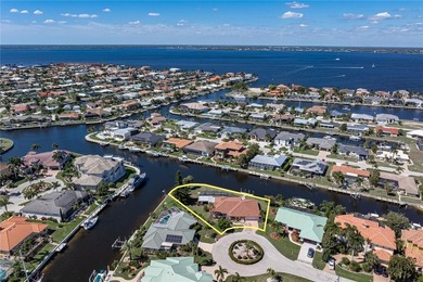 WATERFRONT HOME W/NEW ROOF ON OVERSIZED TIP LOT & EXTREMELY - photo 17