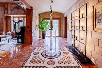 There are homes that impress, and those that redefine what it - photo 20