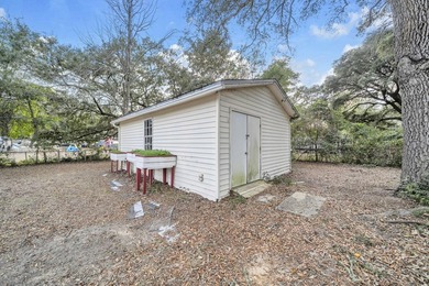 Welcome to 1422 Cat Mar Rd in Niceville -- a spacious and - photo 31